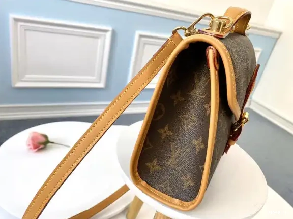 VUITTON IVY LOUIS 0601